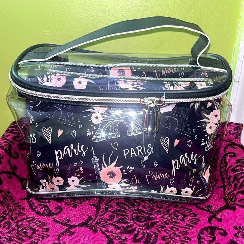 💄Emma & Chloe 3 Piece Toiletry Bag Set in the "Paris Je T'aime" design NIB💄
